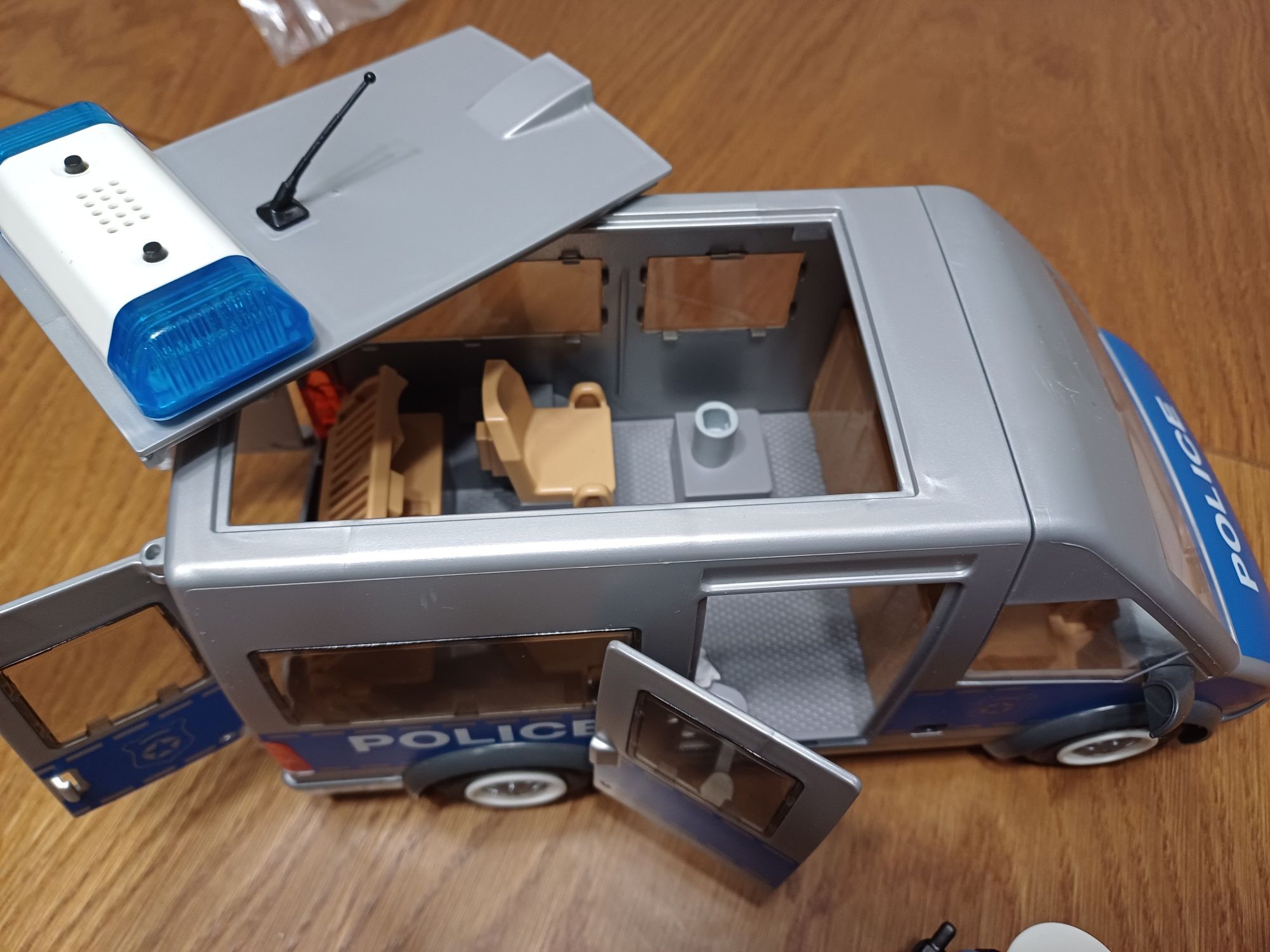 Samochód policyjny Playmobil