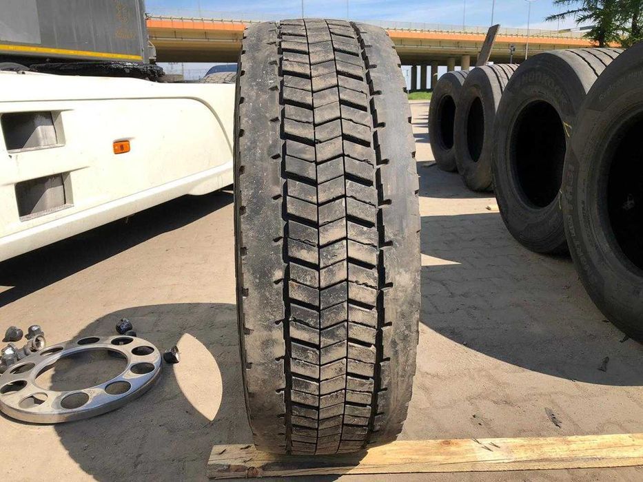 295/60R22.5 Opona UNIROYAL DH100 Napędowa DH 100