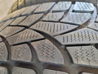 opony dunlop 235/ 60 18 zima 2 sztuki