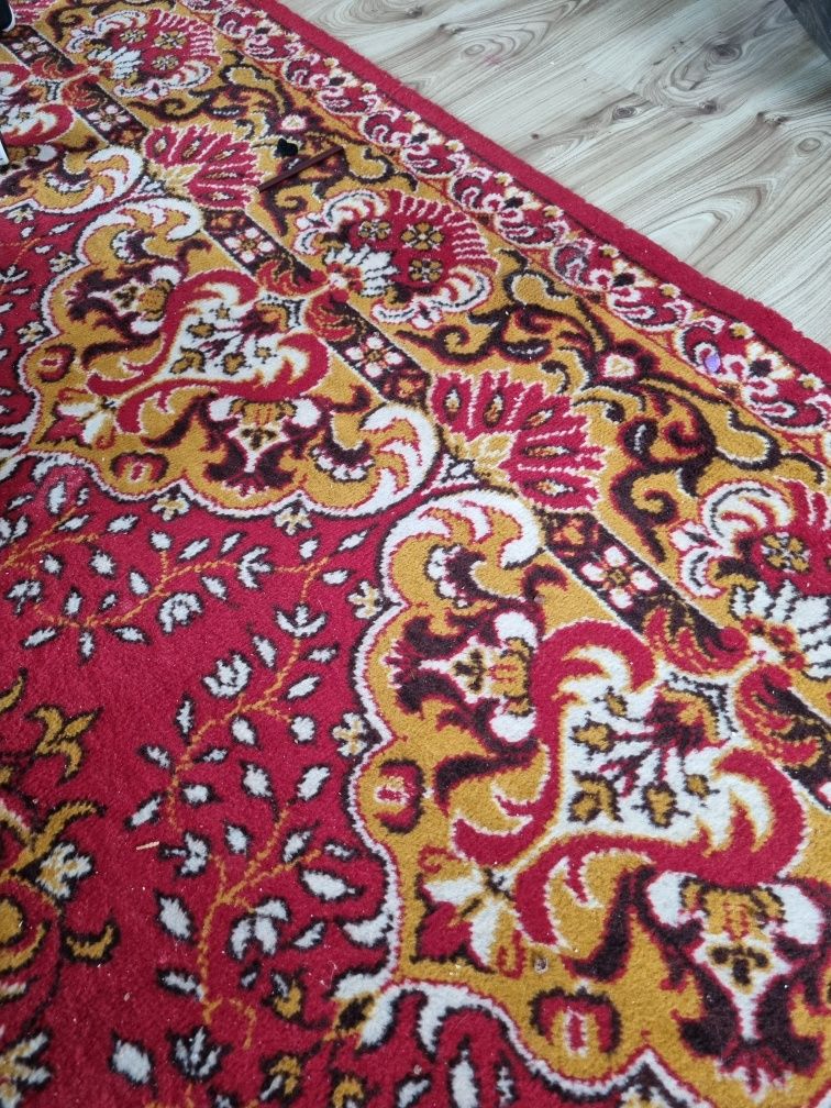Duży dywan welurowy