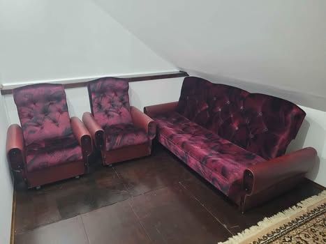 Sprzedam wersalkę w komplecie z fotelami