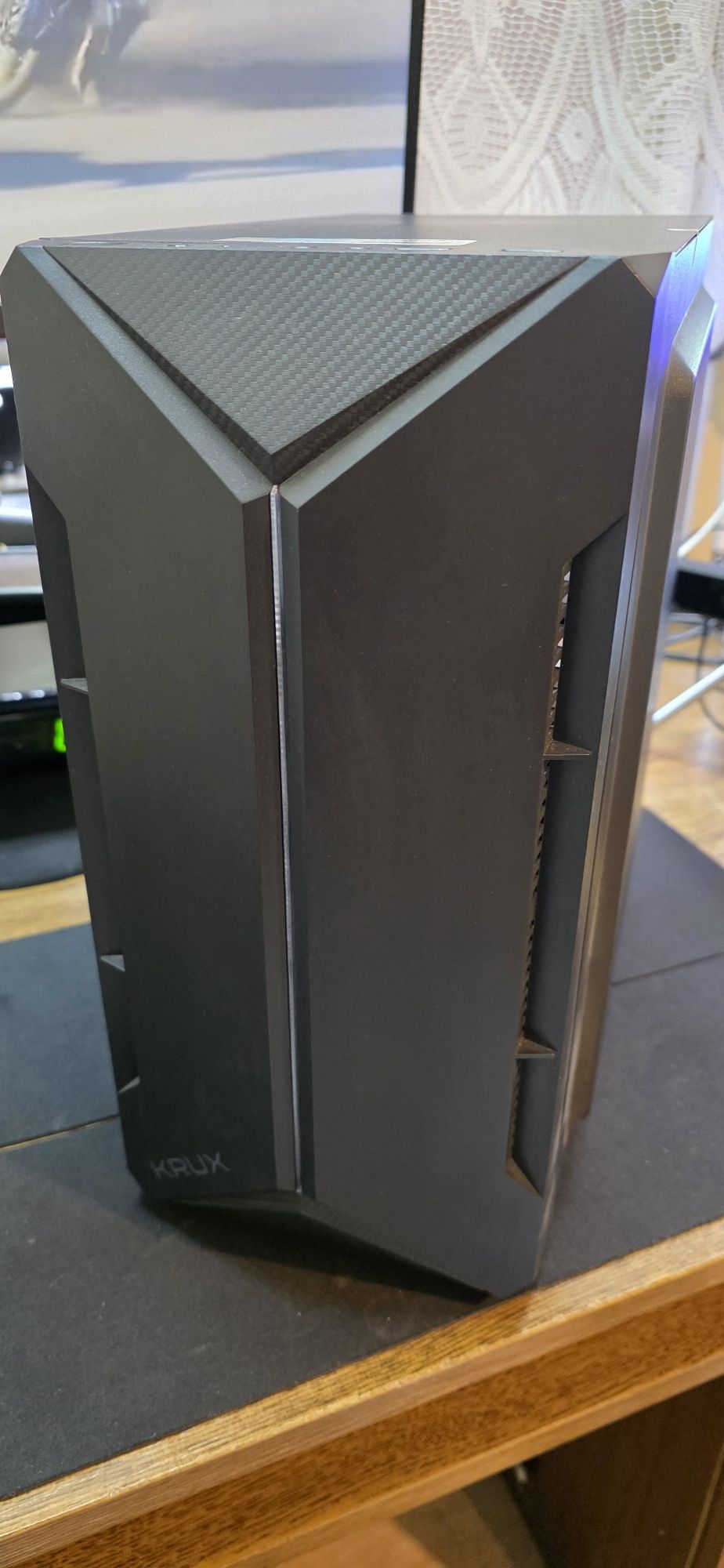 Obudowa Krux Astro Midi Tower czarny
