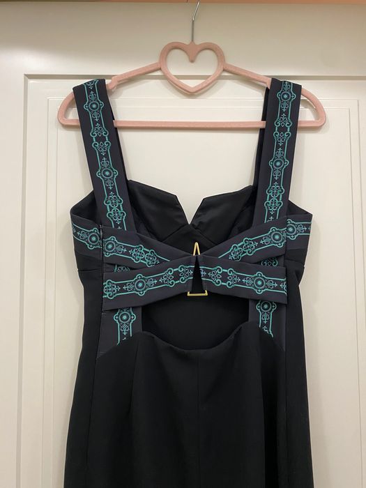 Элегантное платье . VERSACE. Новое .