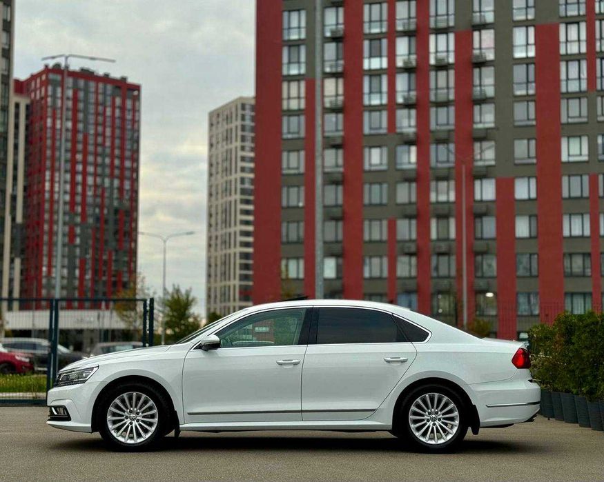 Volkswagen Passat SE