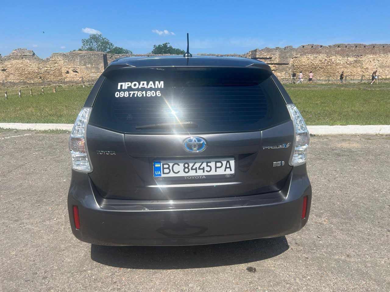 Продам TOYTA PRIUS V 2014