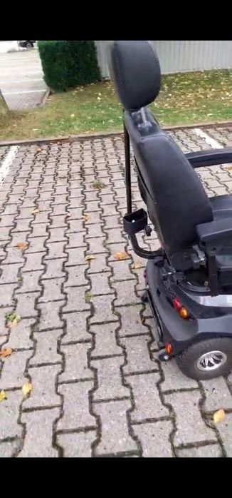 Електричний скутер для інвалідів