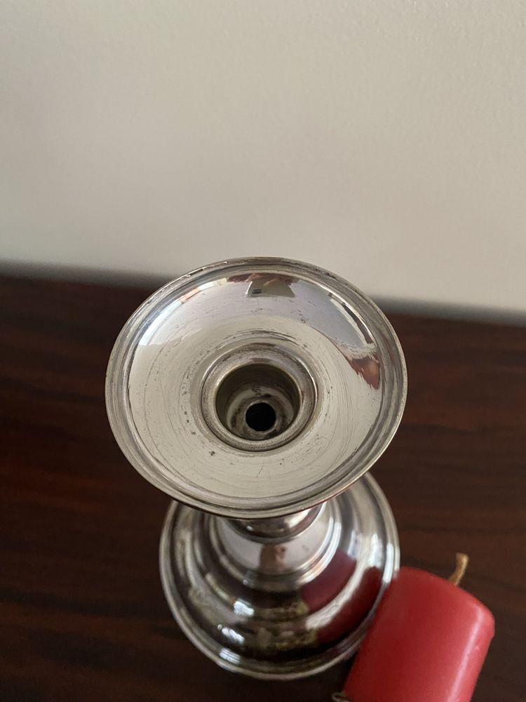 Castiçal em casquinha com vela