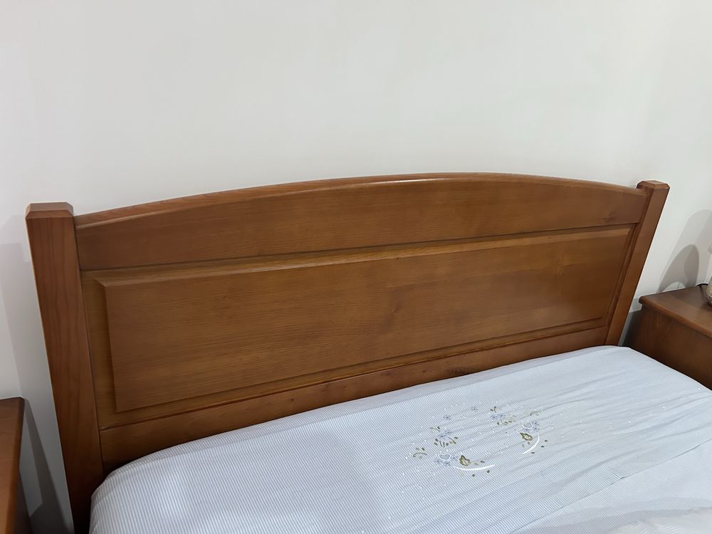 Vendo quarto casal madeira de castanho
