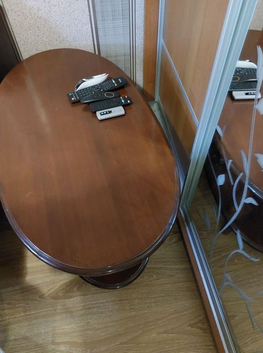 Столик журнальний