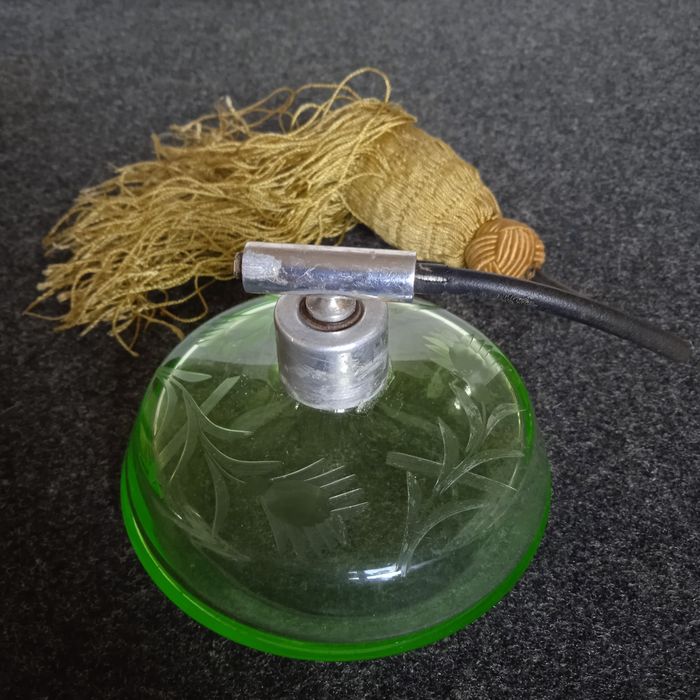 Komplet toaletowy szkło uranowe