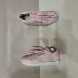 Кросівки шкіряні Reebok Classic пудрові 37.5 розмір