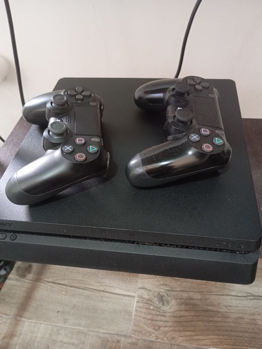 Playstation 4 Slim 1 TB