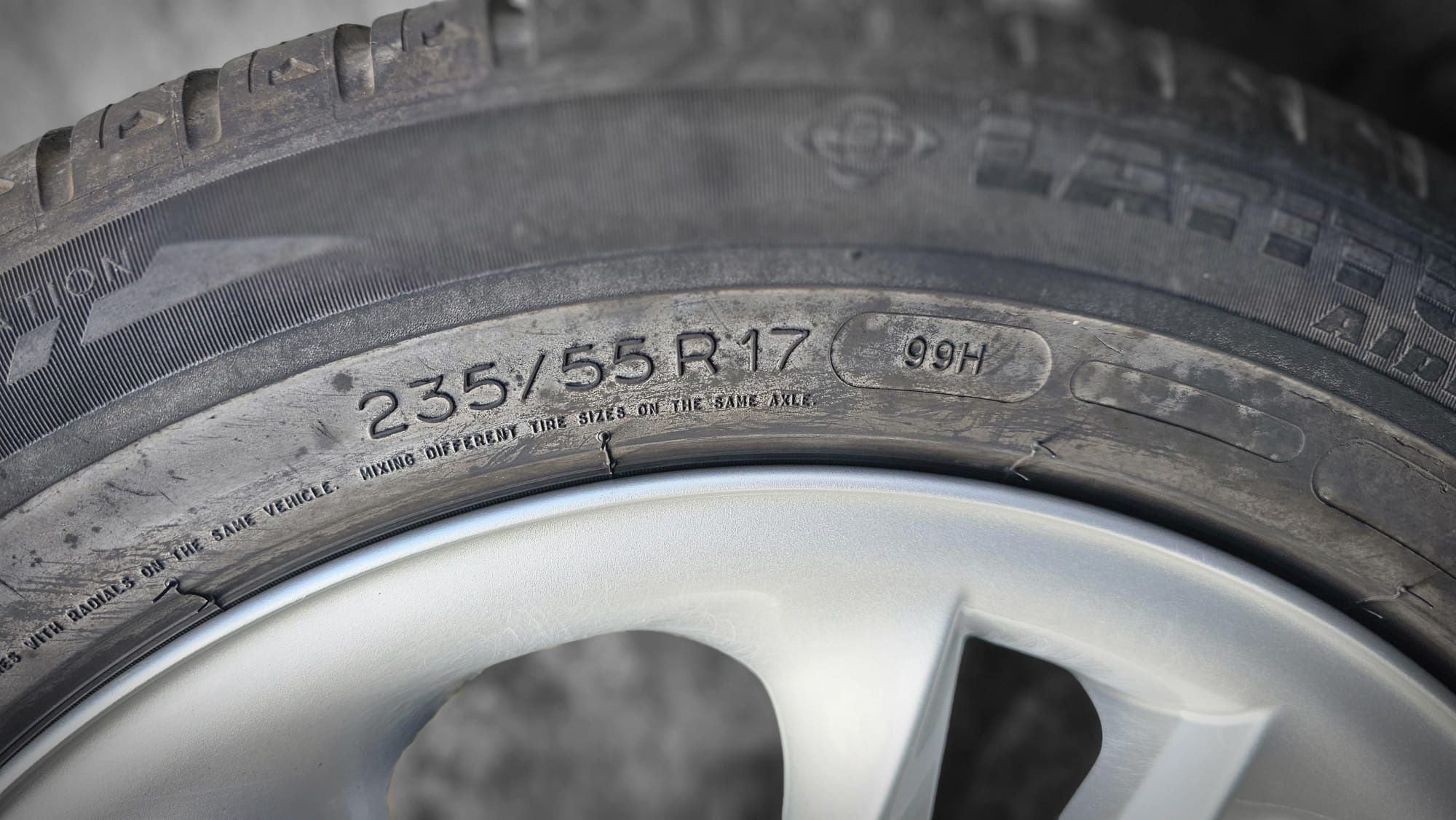 Jantes BMW com pneus 235/55 R17
