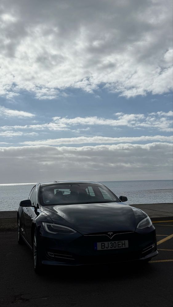 Tesla model S 75d