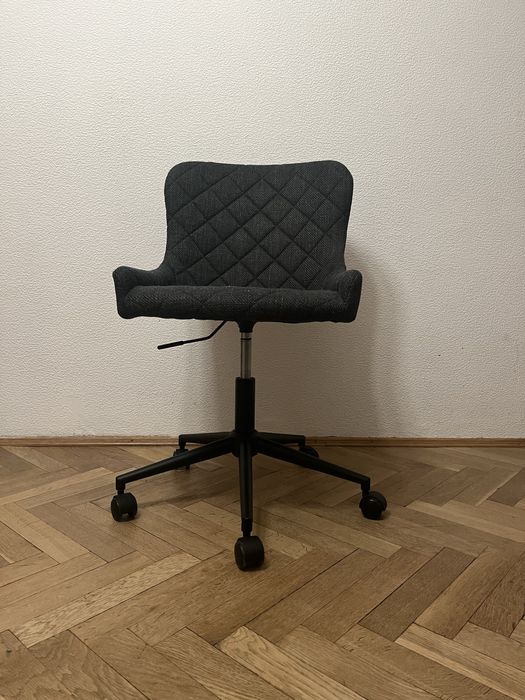 Krzeslo biurowe Jysk Pebring