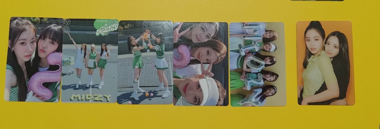 Картки з k-pop групою ITZY