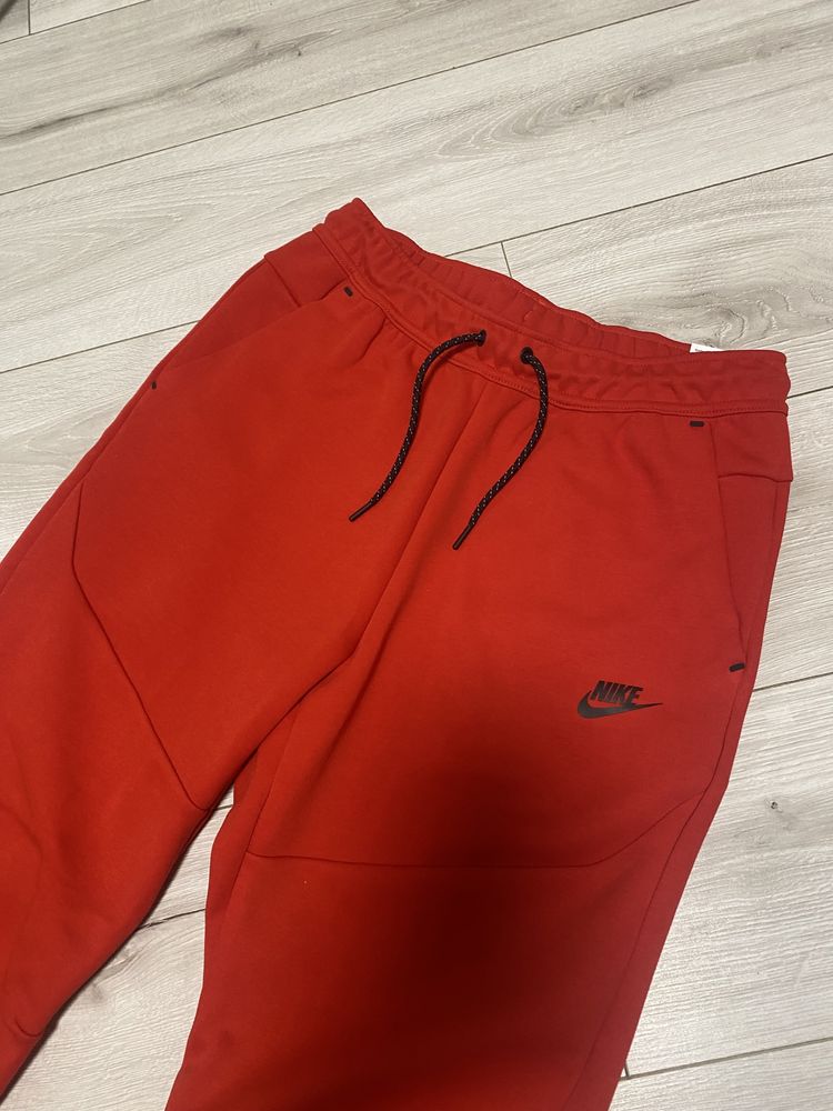 Продам штани Nike tech fleece m