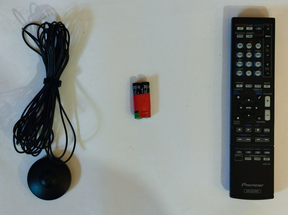 Amplituner AV Pioneer VSX 830