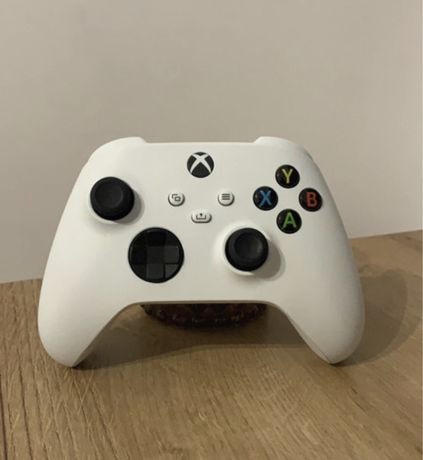 Biały kontroler pad Xbox One series X