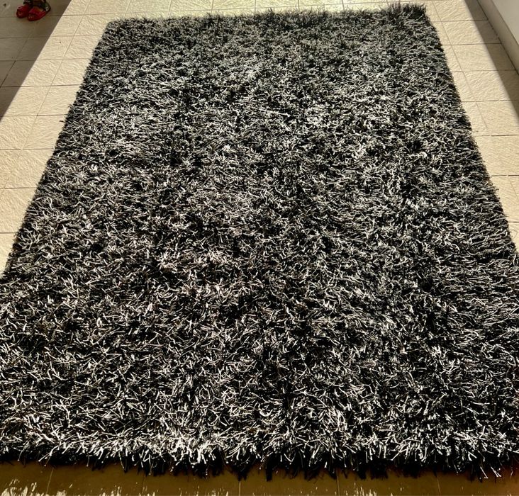 2 Carpetes 3metros por 2 metros, preta e cinza prata