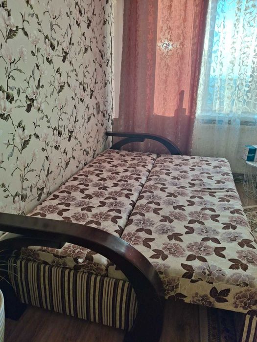 продаєтся зручний і стильний диван і розкладне крісло.