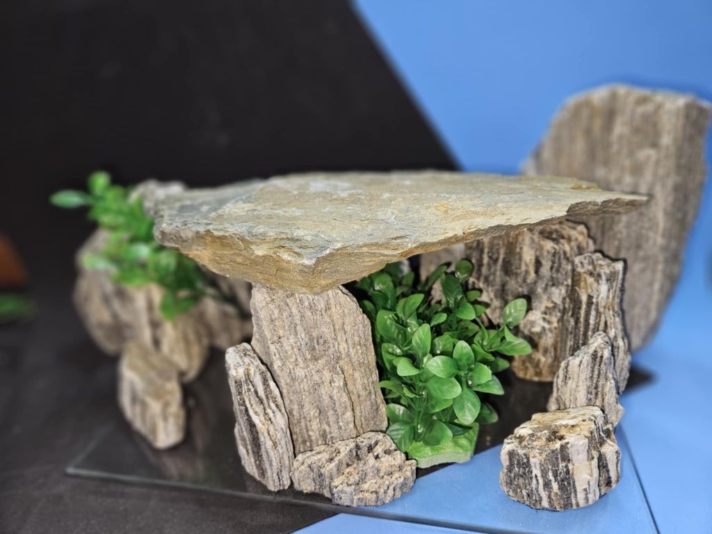 Wystroje kamienne, grota do akwarium lub terrarium