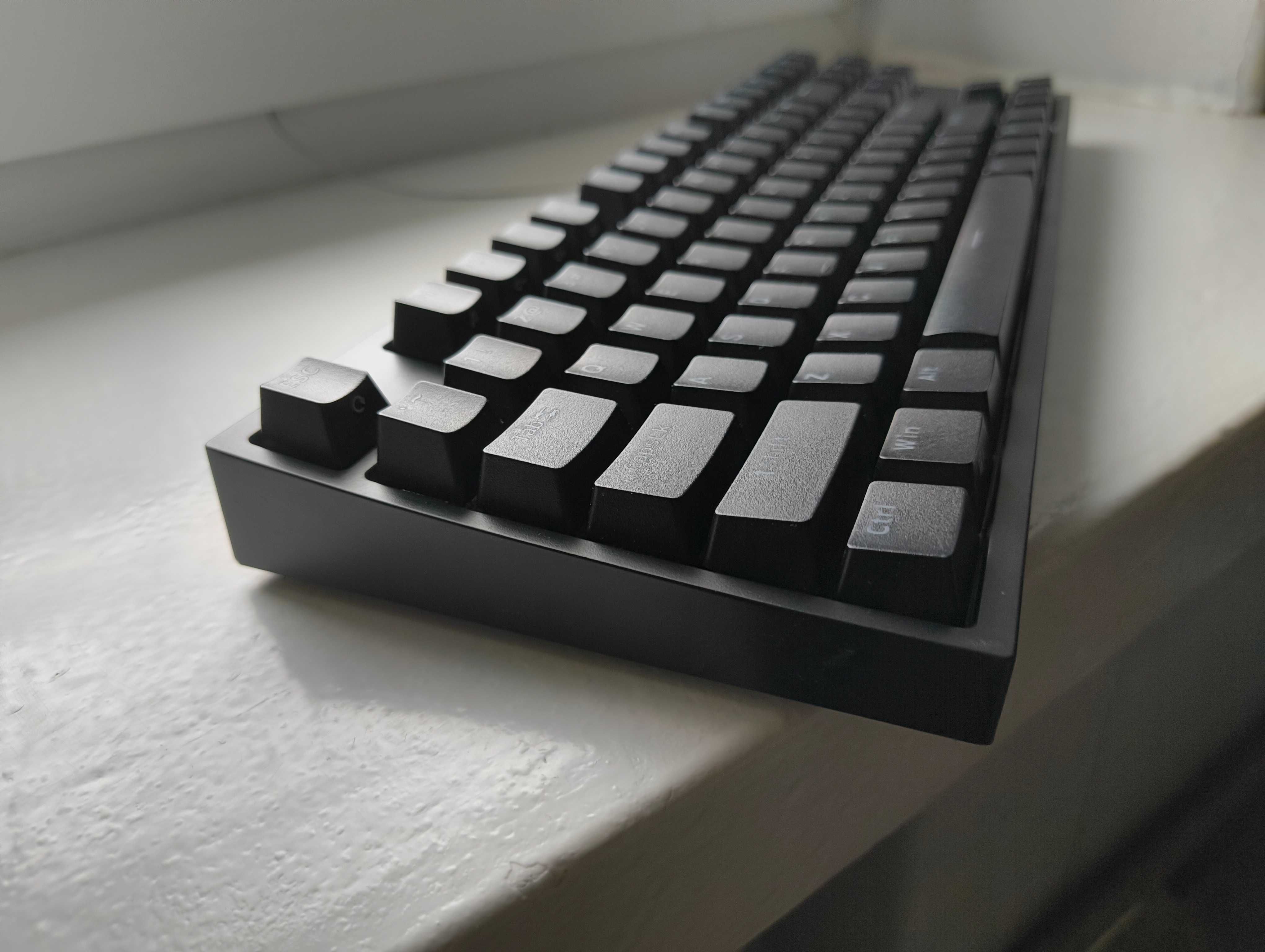 Genesis THOR 404 TKL