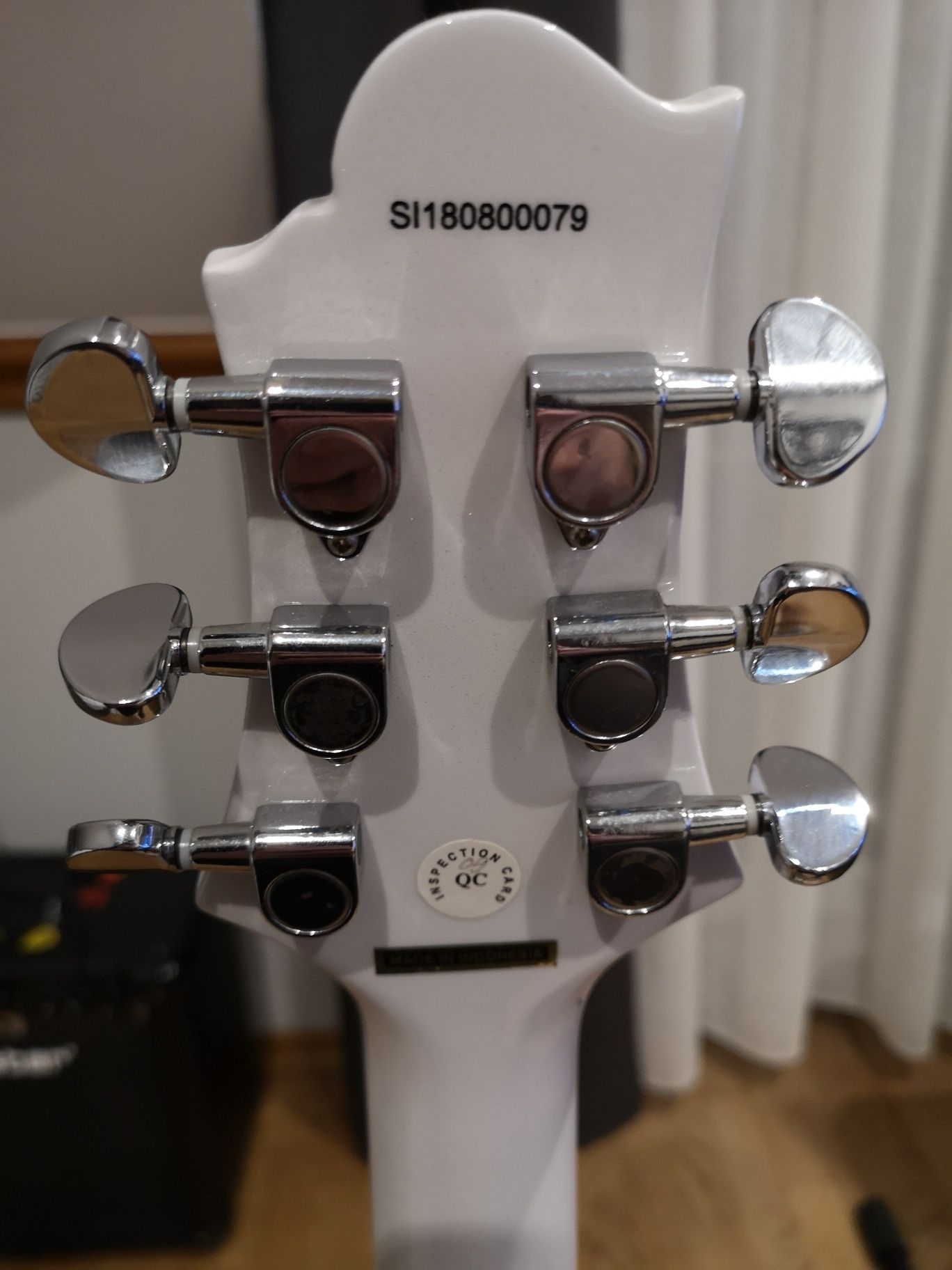 Gitara Greg Bennett