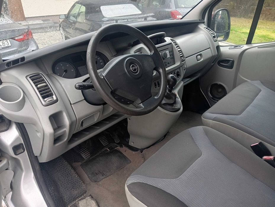Opel Vivaro 2.0tdci 6 osób brygadówka lift