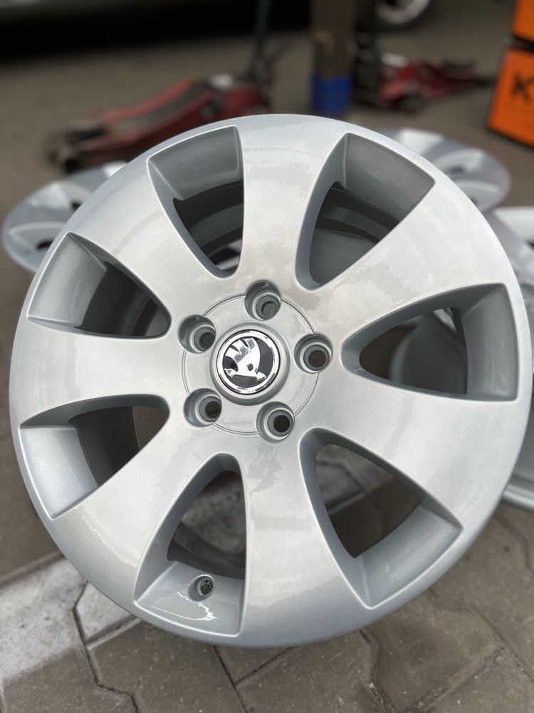 R16 5/112 j7 et45 dia57.1 Skoda Шкода Superb супер б Оригінал, як нові