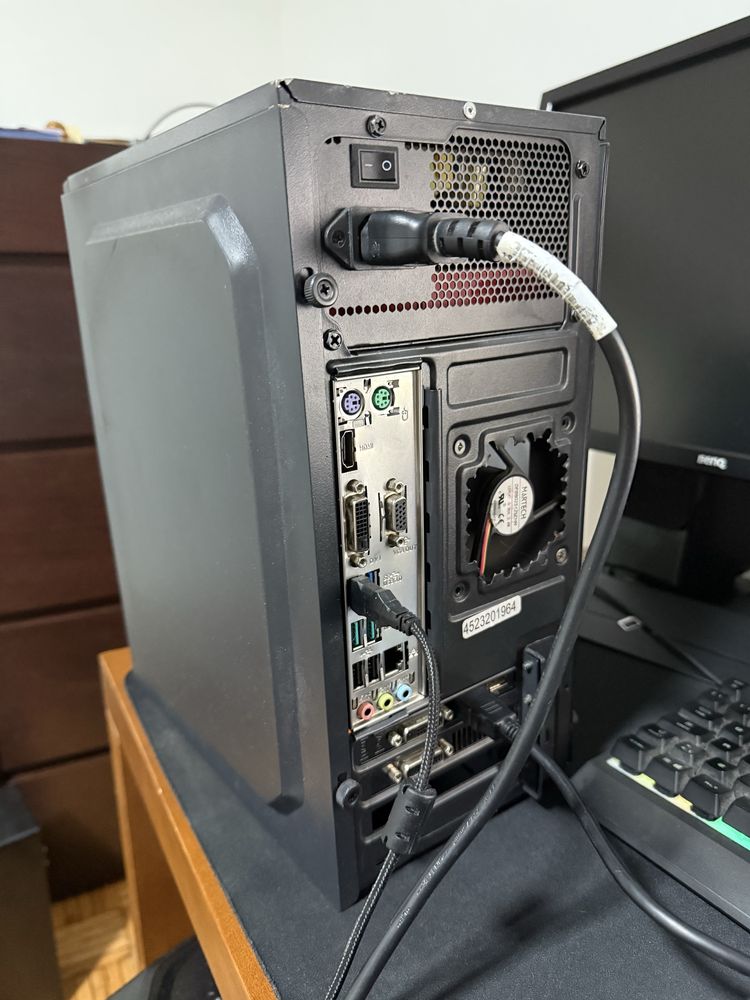 Torre Gaming Asus 3.7Ghz
