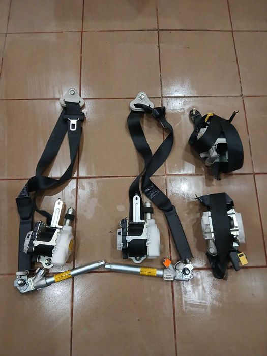 Продам  ремень безопасности Subaru Forester 2019 - 2024