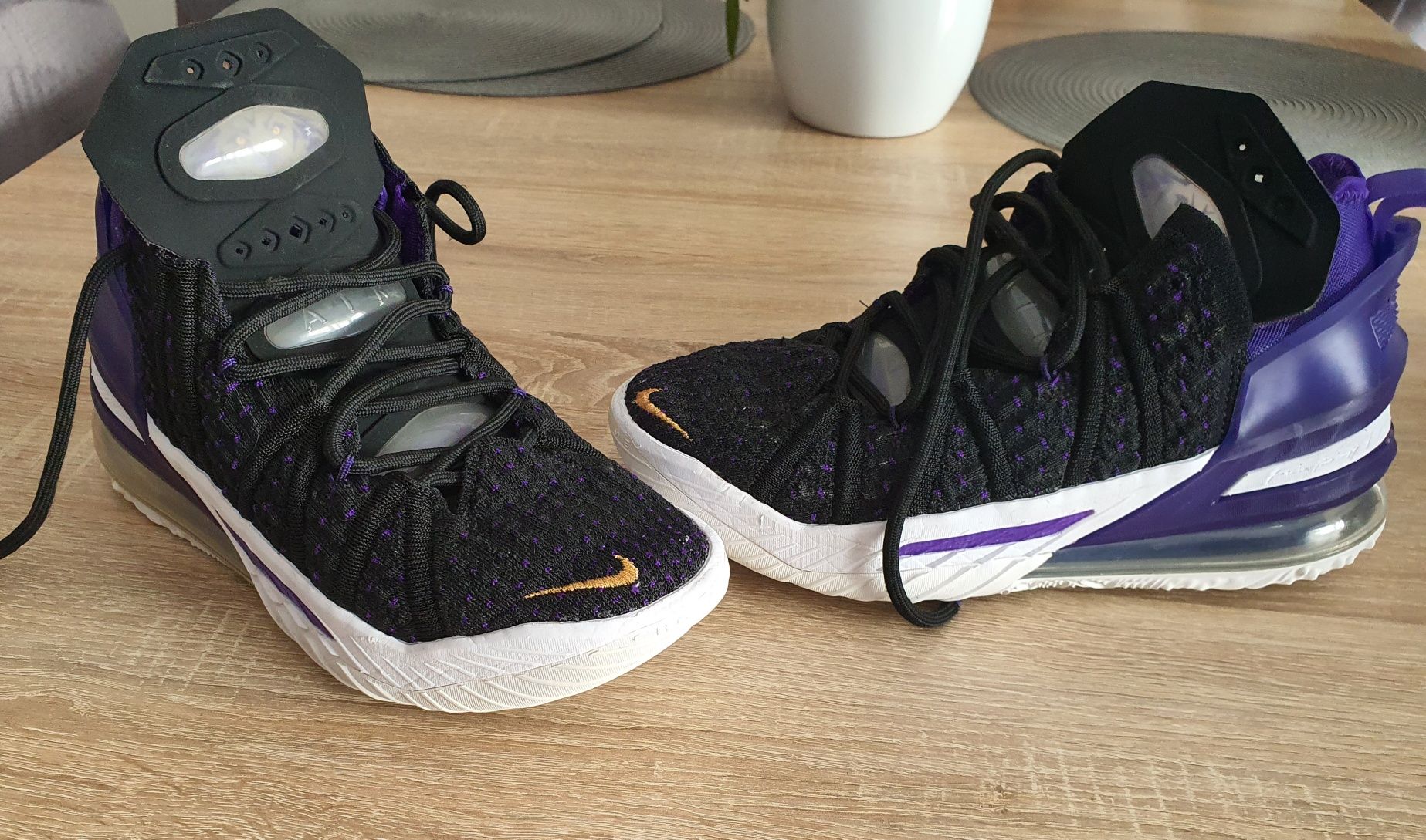 Okazja! Buty Nike LeBrone James XVIII rozmiar 37,5