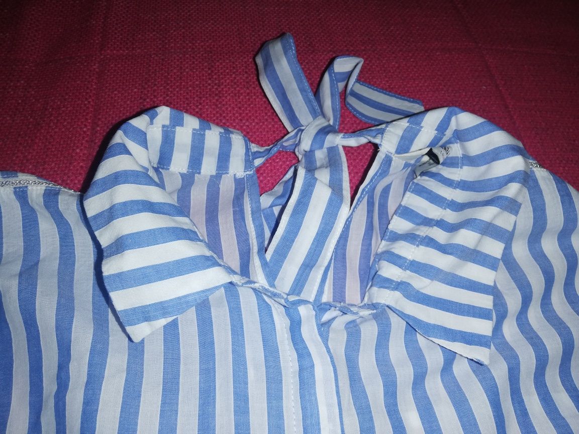 Camisa Zara azul às riscas com laço atrás do pescoço