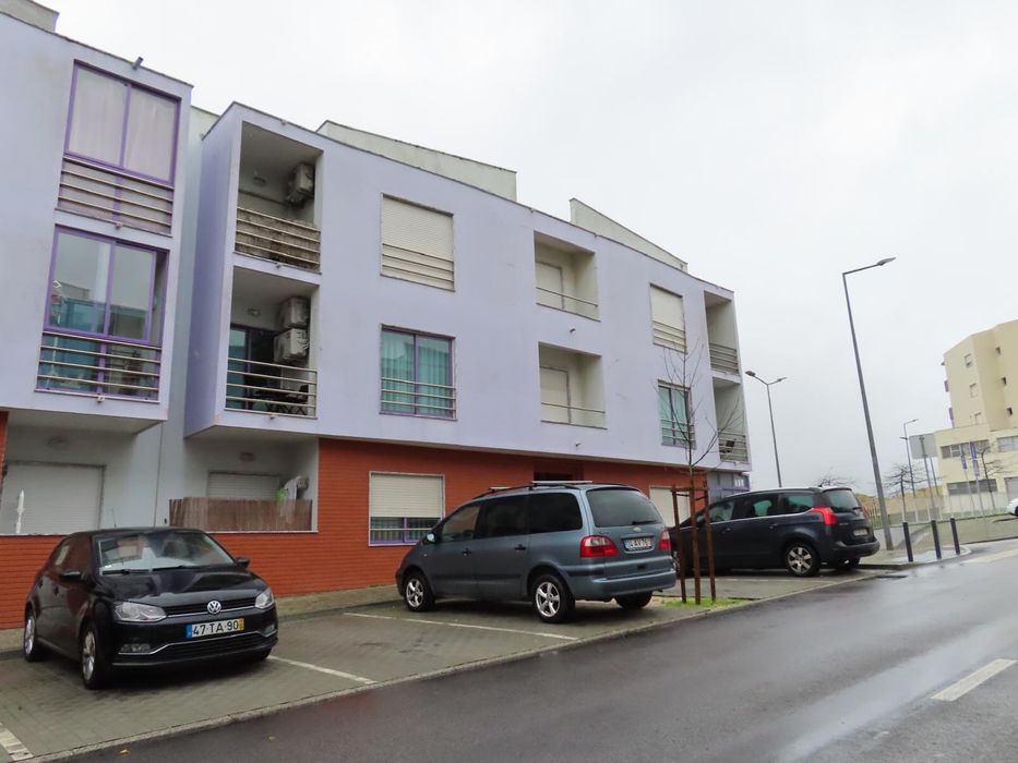 Apartamento T2 Moderno em Estado Impecável