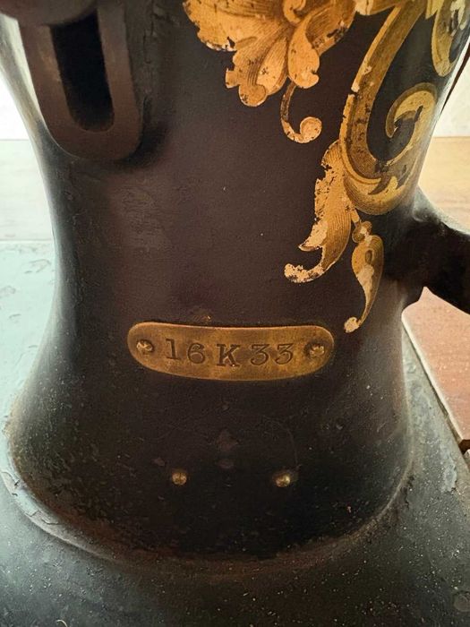 Швейна машина Janome L-394 декор,Singer 16k33,Чайка 132м мотор,Подолка