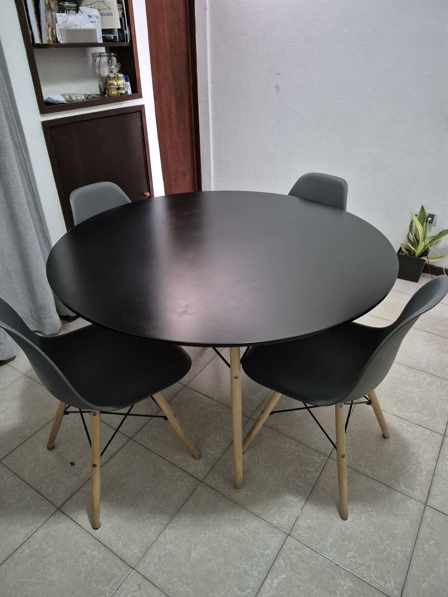 Mesa de jantar redonda