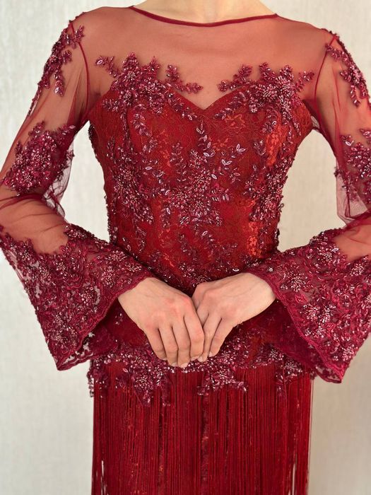 Красивое нарядное платье