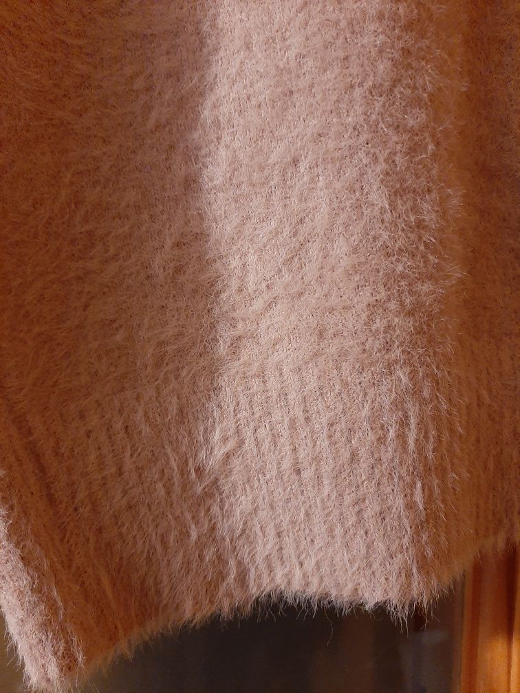 Oddam za darmo.Sweterek alpaczkowy