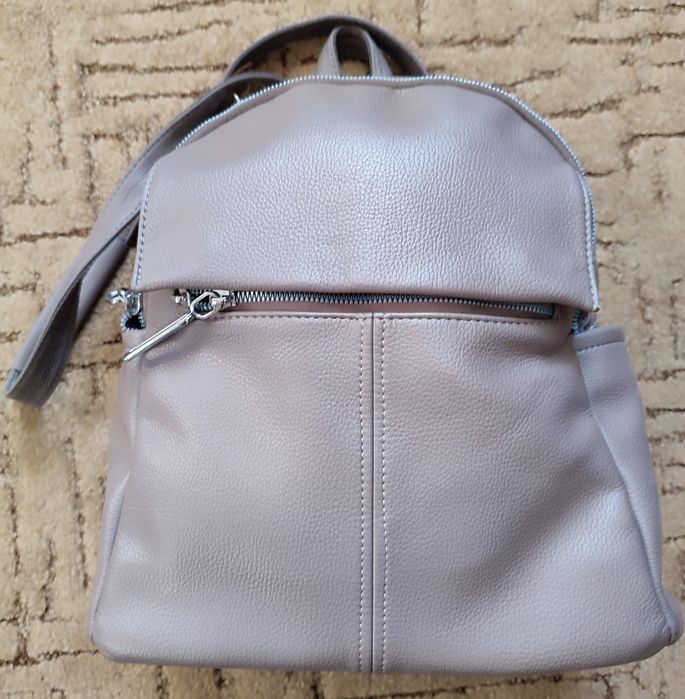 Рюкзак жіночий сірого кольору