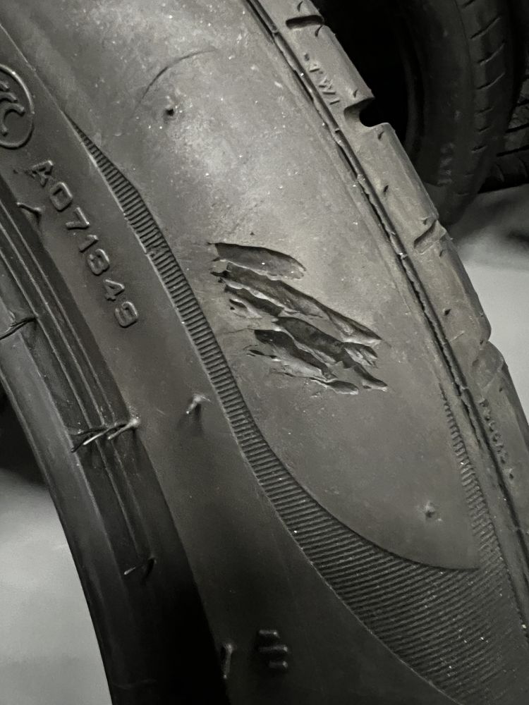Pneus Pirelli Pzero 325/35 R22 110Y MO