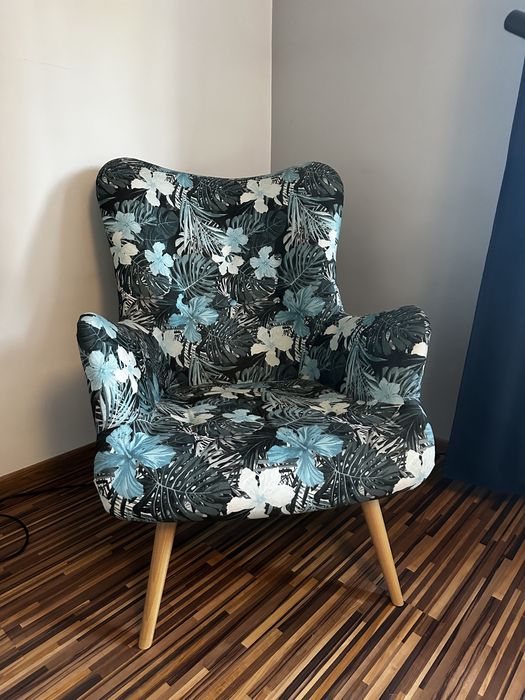 Fotel uszatek w kwiaty