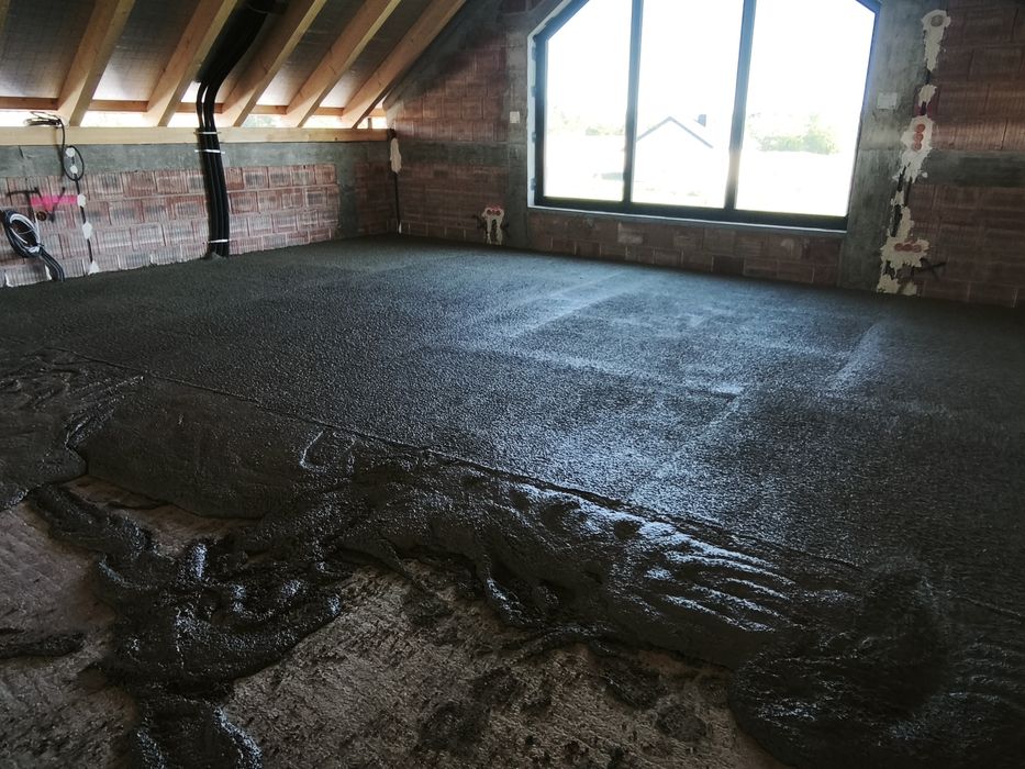 Wylewka anhydrytowa, płynny styropian, pianobeton, styrobeton, tynki