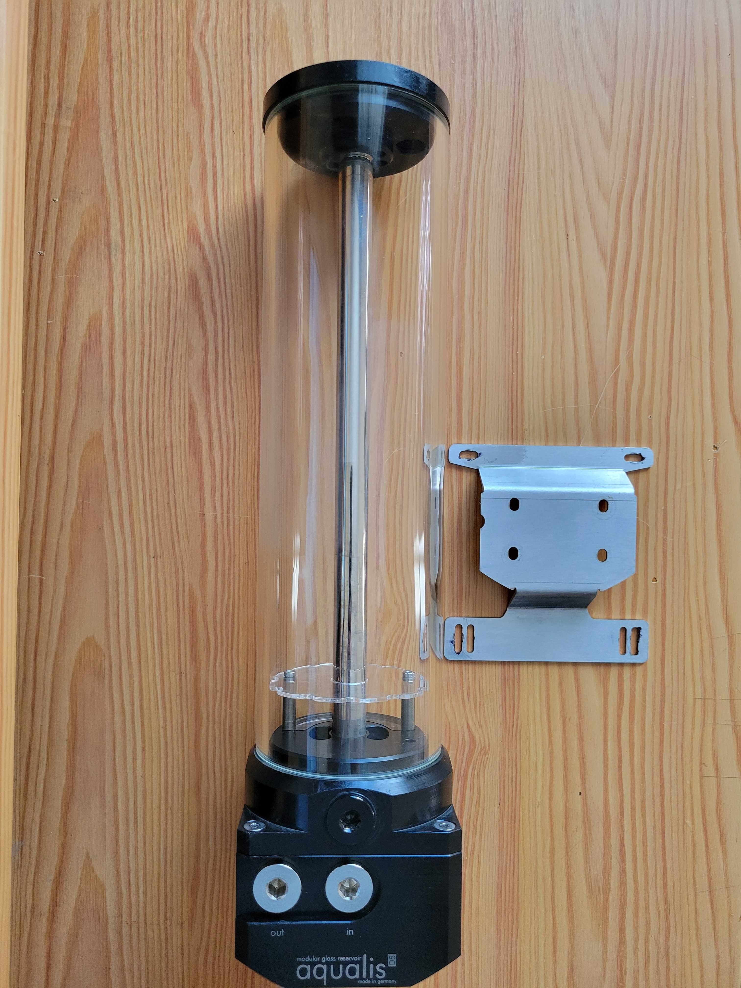 Aqua Computer Aqualis 880ml + D5 TOP with fill level sensor