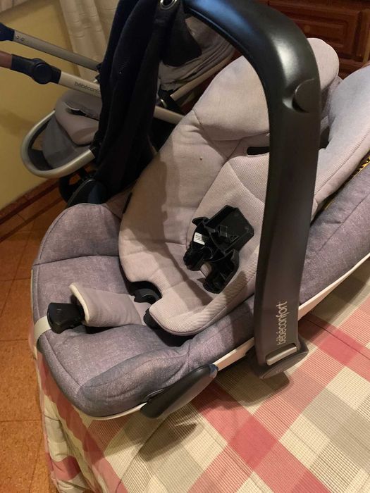 Carrinho de bebe, ovo e alcofa bebe confort, ofereço o isofix