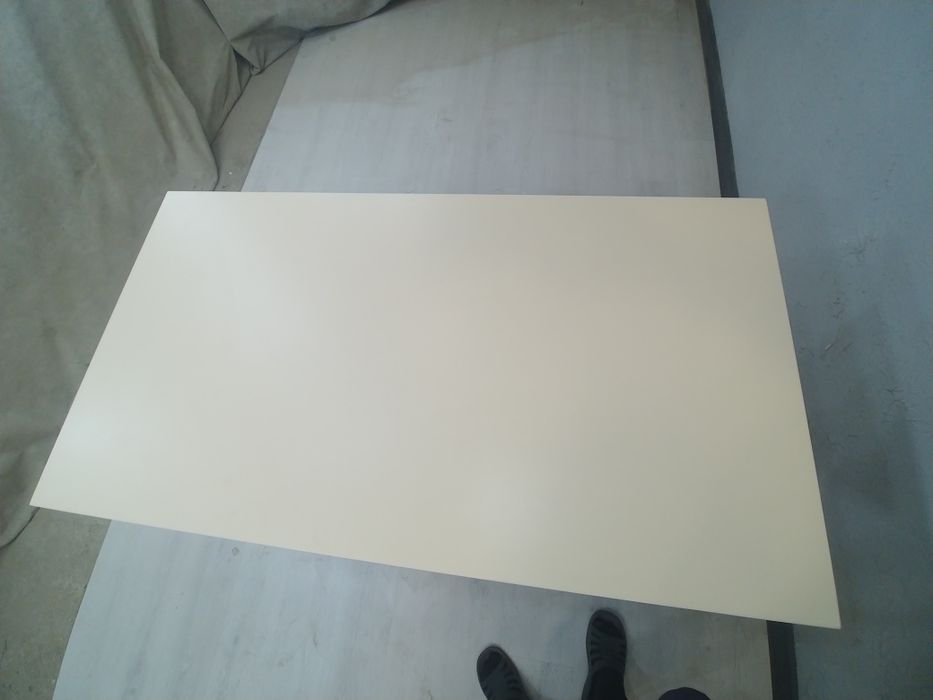 Стол.   кухонный