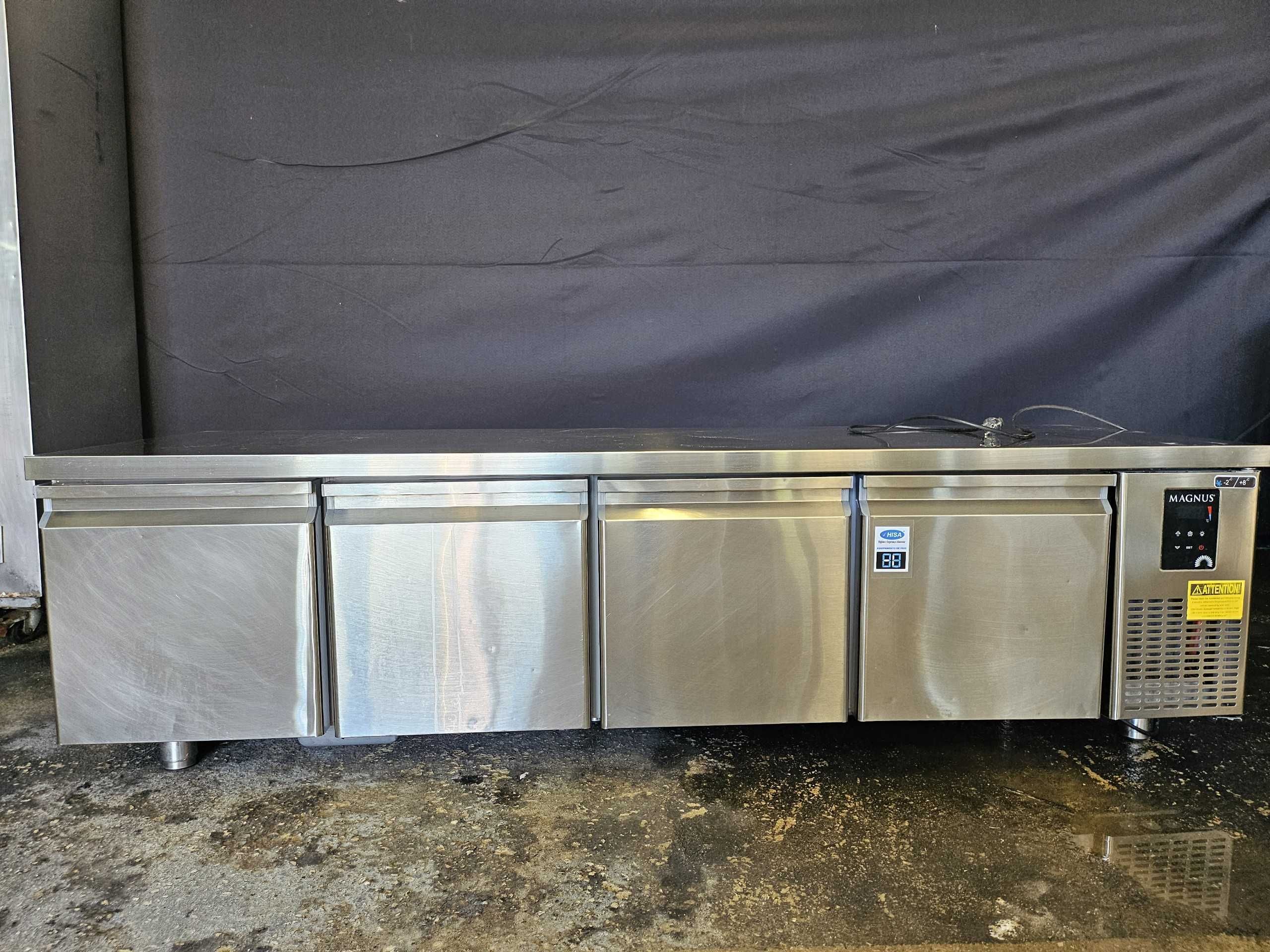 Bancada refrigerada com 4 gavetas