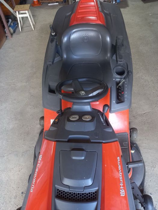 Садовий трактор газоно косарка