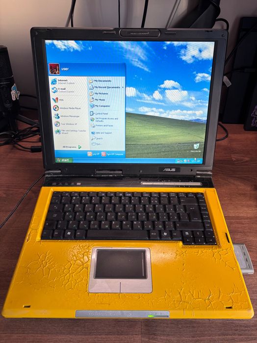 Ретро ноутбук Asus A6R