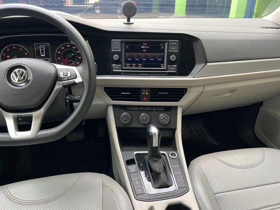 Volkswagen Jetta 2019